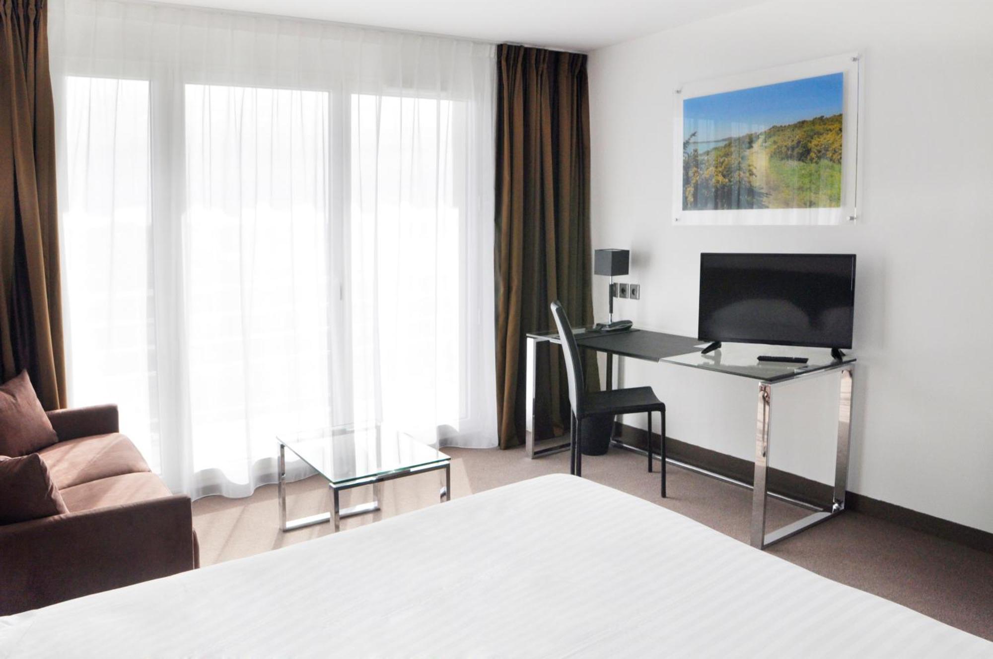 Golden Tulip 4*