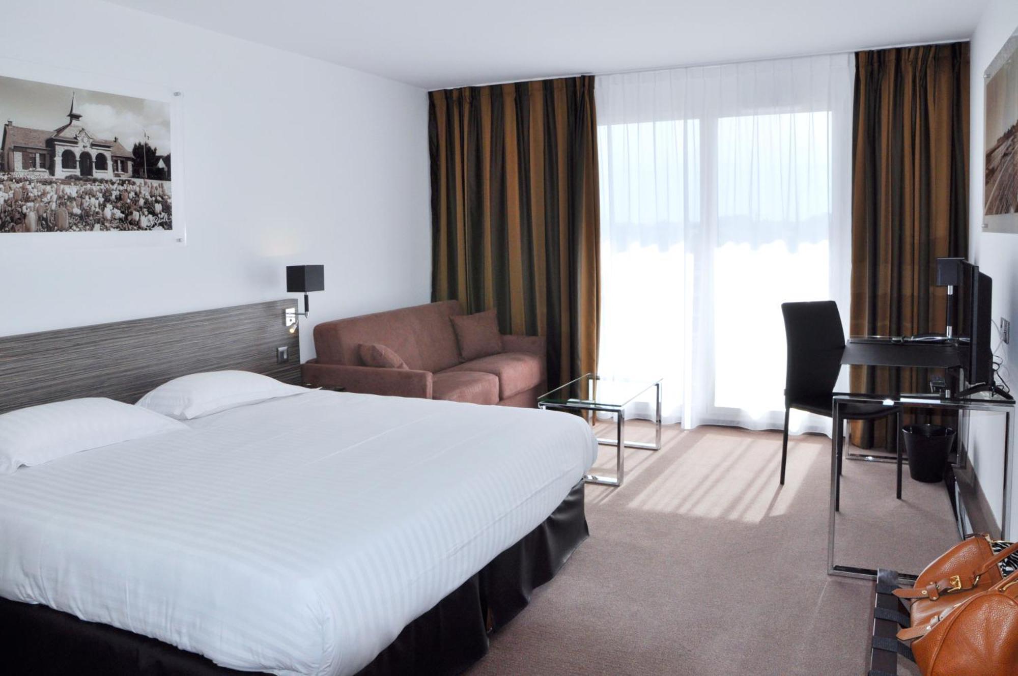 Golden Tulip Hotel 4*